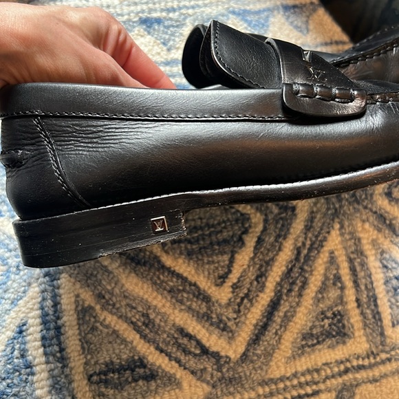 Louis Vuitton - Picture 7 of 9